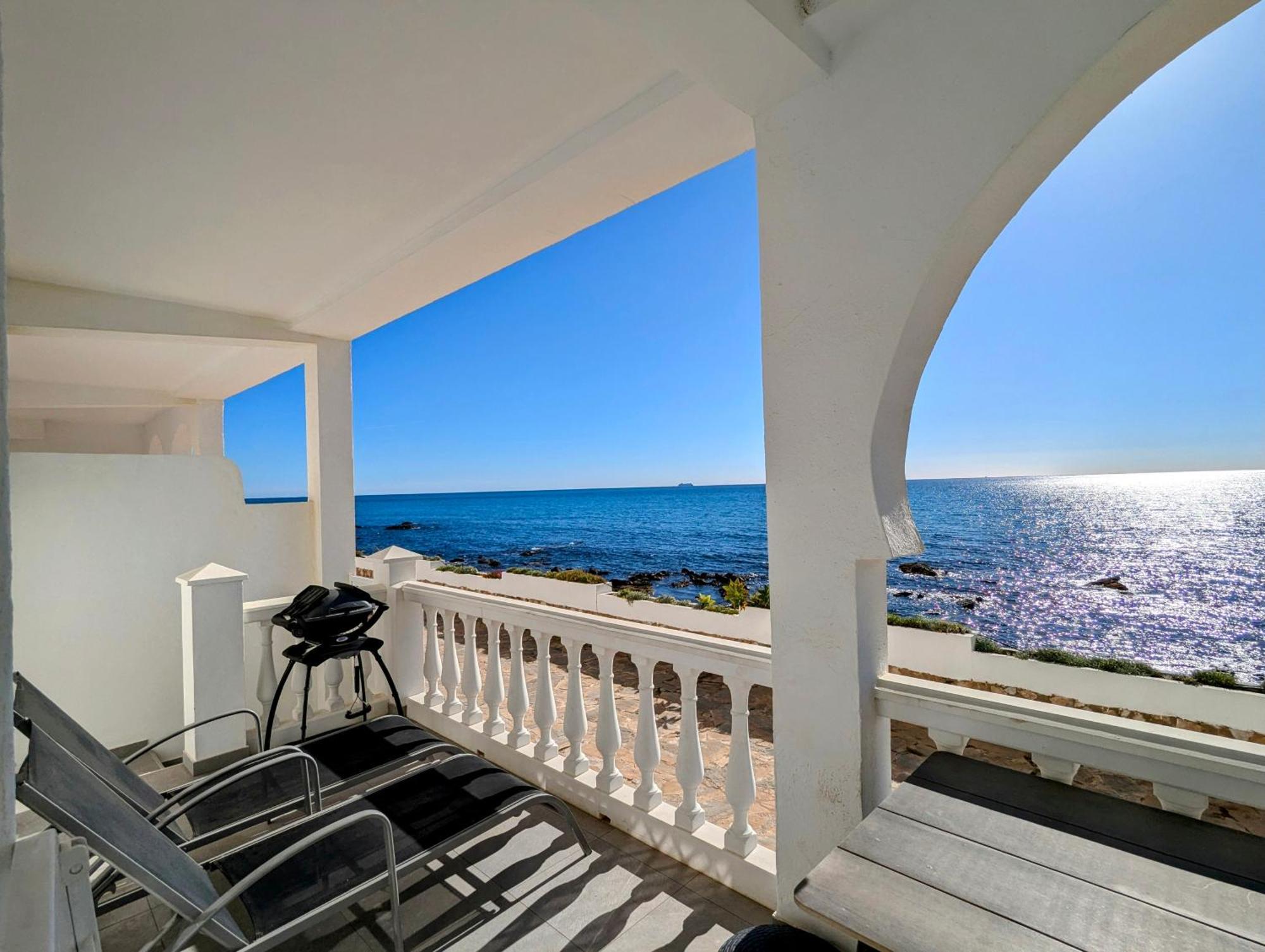 Rise & Shine Beachfront La Cala Ла-Кала-де-Михас Экстерьер фото