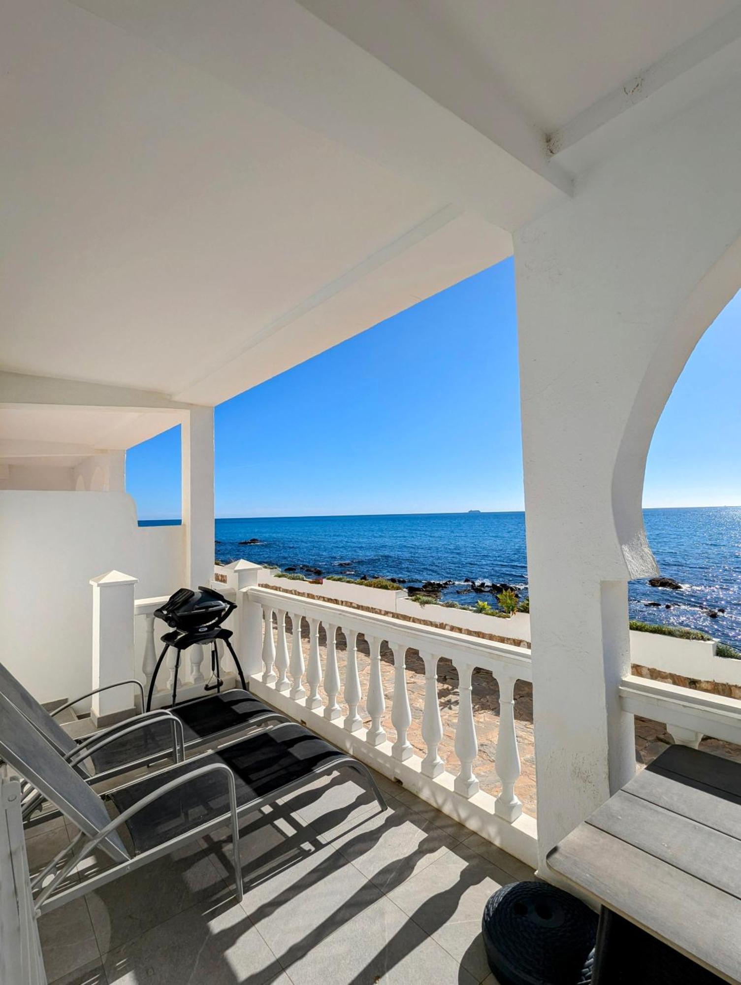 Rise & Shine Beachfront La Cala Ла-Кала-де-Михас Экстерьер фото